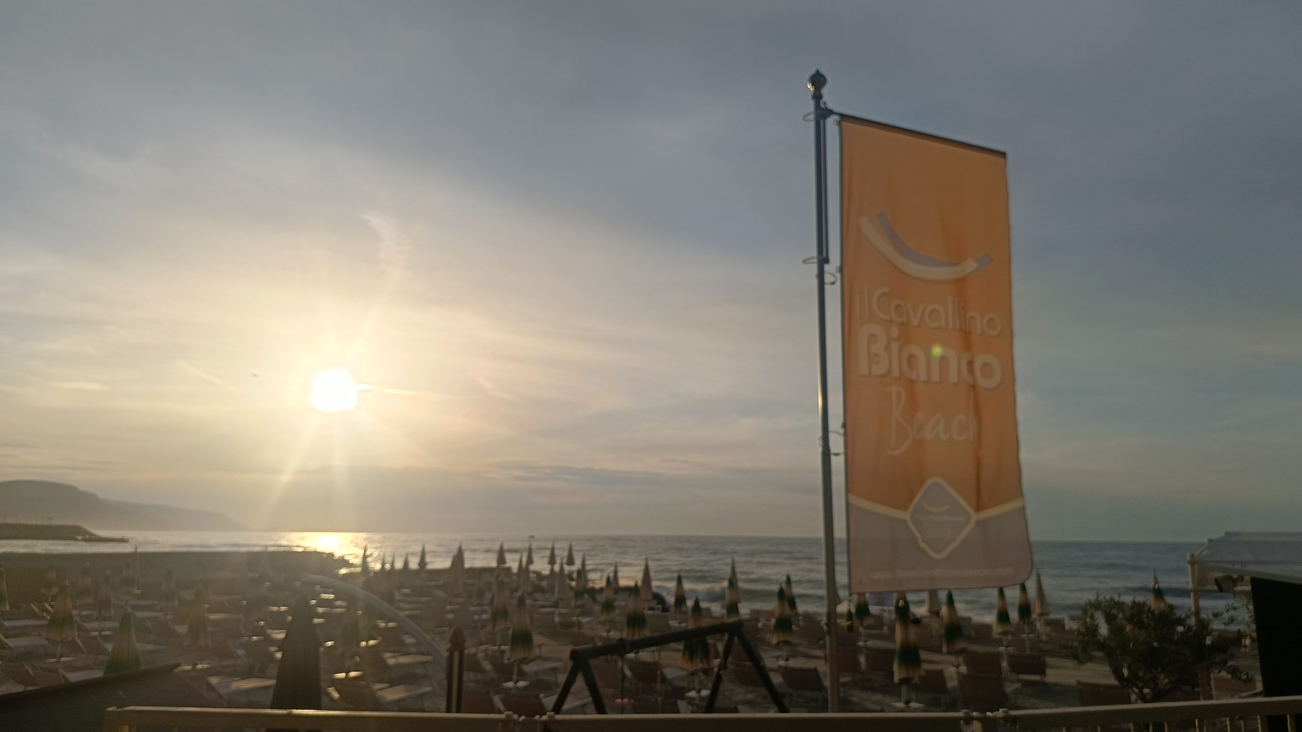 L'alba fotografata dai bagni Cavallino Bianco - Maremontana Running Park