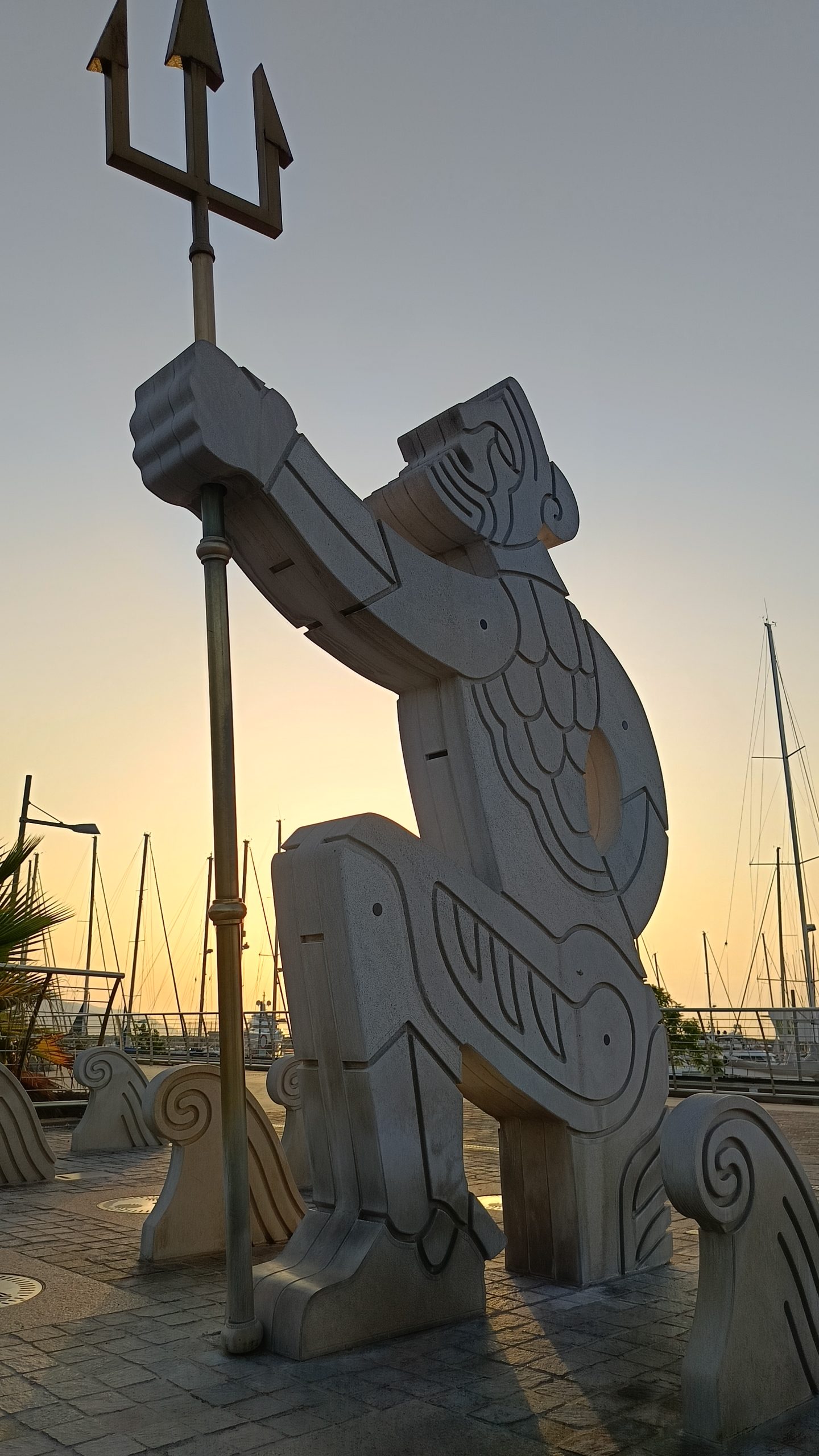 L'alba fotografata dalla Marina di Loano - Maremontana Running Park